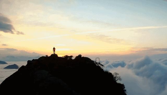 驱车百里 法护绿水青山